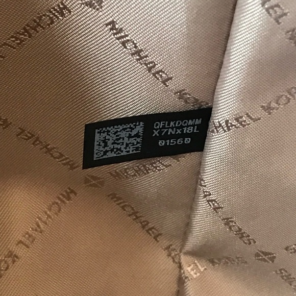 🌼Michael Kors Purse - Picture 12 of 13